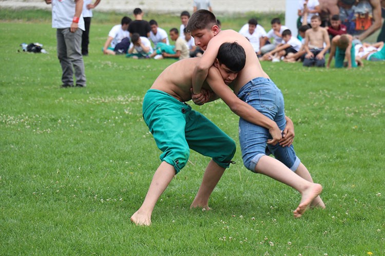 Erzurum'da 1. Karakucak Güreş Festivali başladı