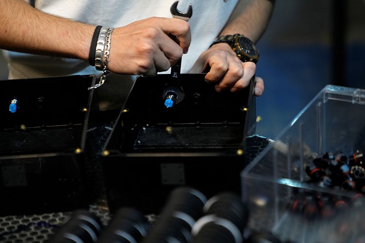 Rüzgar türbini kanatları için erken uyarı cihazı"