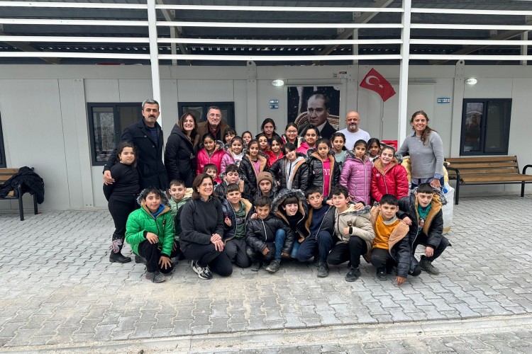 AKUT VAKFI'NIN HATAY'DAKİ OKULLARINDA DAYANIŞMA SÜRÜYOR