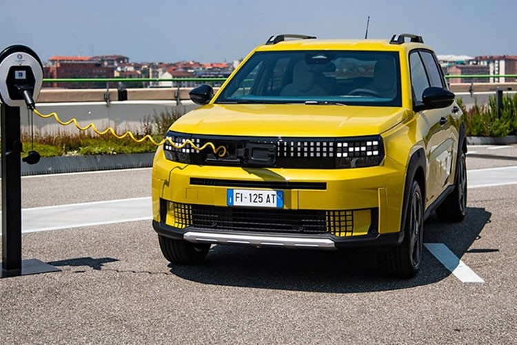 Fiat Grande Panda yollara çıkmaya hazırlanıyor