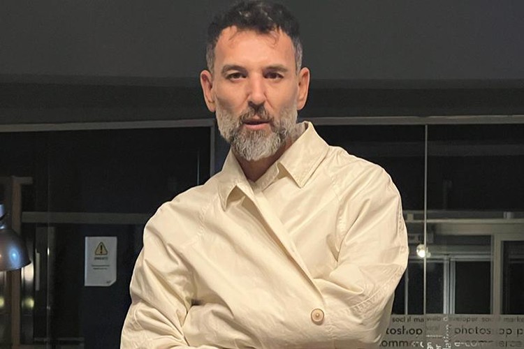 Ali Irmak'tan deyiş sürprizi