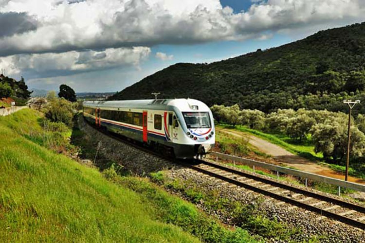 Göller Ekspresi gündüz de yolcu taşıyacak