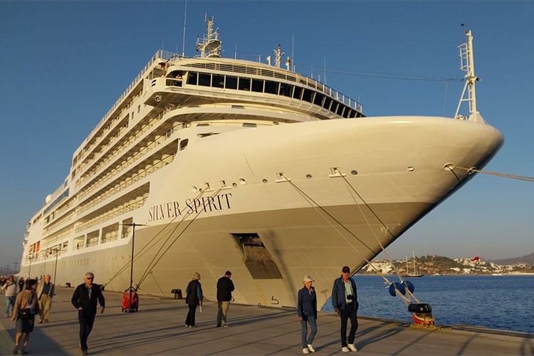 Bodrum'a sezonun son kruvaziyeriyle 507 yolcu geldi