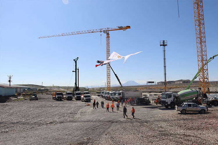 Ağrı ekonomisine katkı sunacak yaşam projesinin temeli atıldı