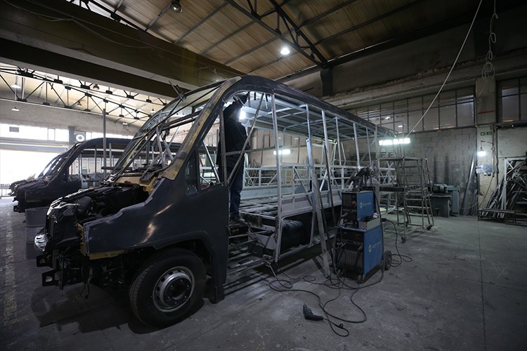 Dizayn ettiği yolcu taşıma araçlarını 22 ülkeye ihraç ediyor