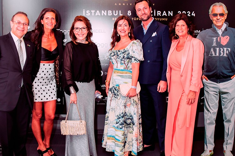 Hacer Pala'dan Andrea Bocelli kulisine çıkarma