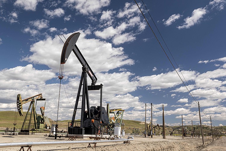 Stoklar azalınca petrolün fiyatı arttı