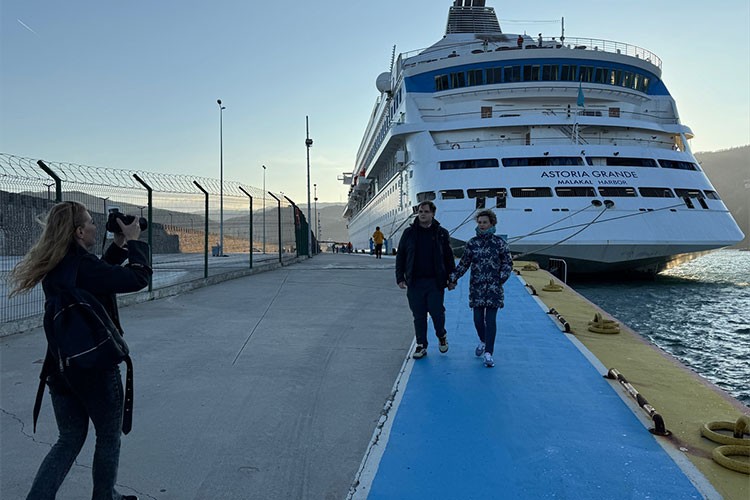 "Astoria Grande" kruvaziyeri Amasra'ya yılın ilk seferini yaptı