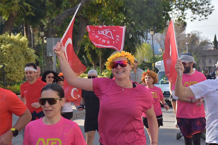 Portakal Çiçeği Karnavalı'nın halk ve çocuk koşusu yapıldı
