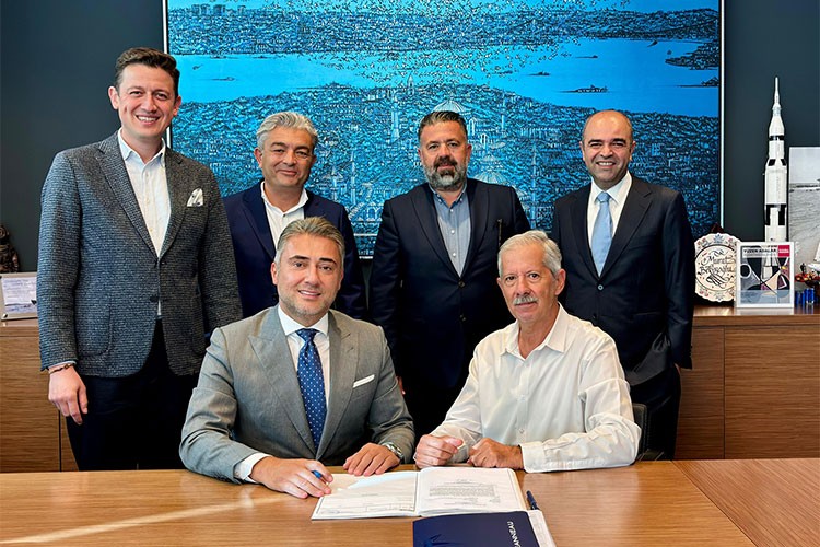 Fransız yelkenliye Türkiye'de yeni rüzgar