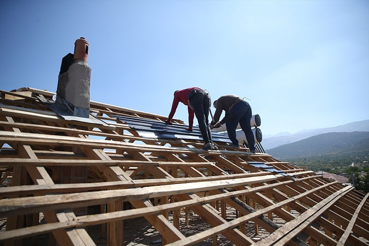 Çatı ustası eski hükümlü, cezaevinde tanıştığı 2 arkadaşına da istihdam sağladı
