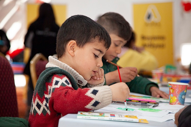 Deprem bölgesindeki çocukların yanında olacak