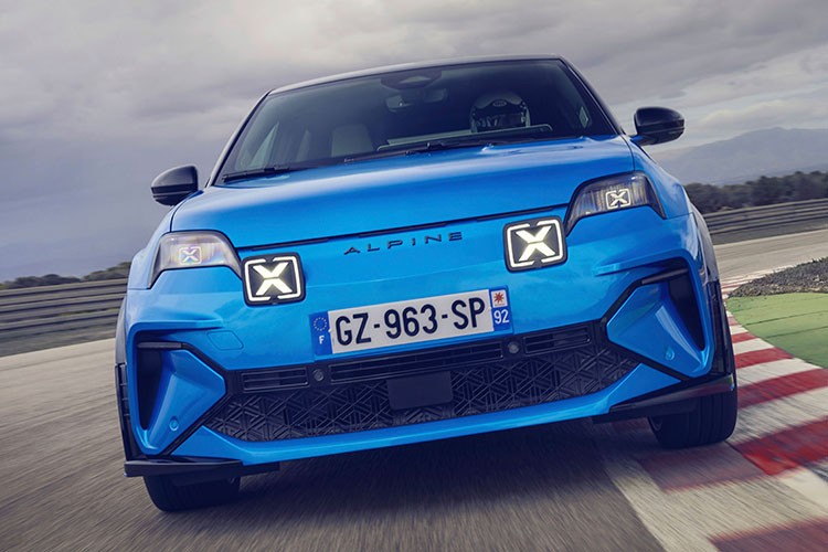 Yarış pistlerinden Türkiye yollarına: Alpine A290