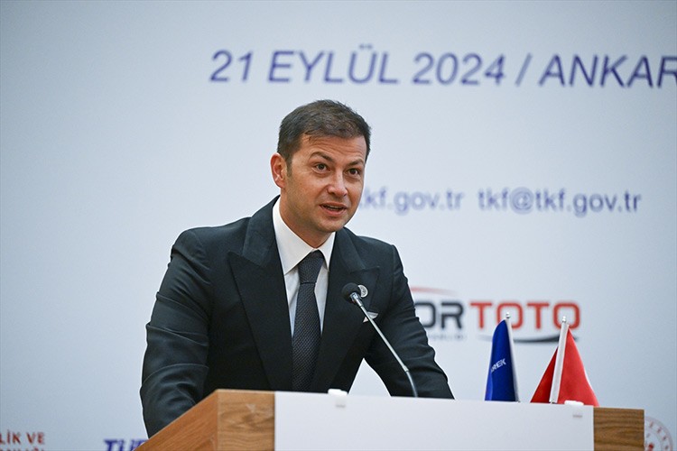 Kürek Federasyonu Başkanlığına yeniden Erhan Ertürk seçildi