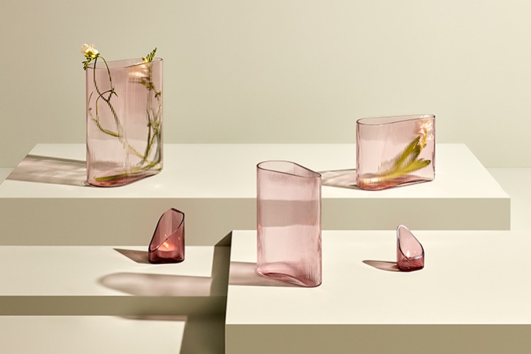 Pembenin büyülü dünyasını NUDE koleksiyonlarıyla keşfedin