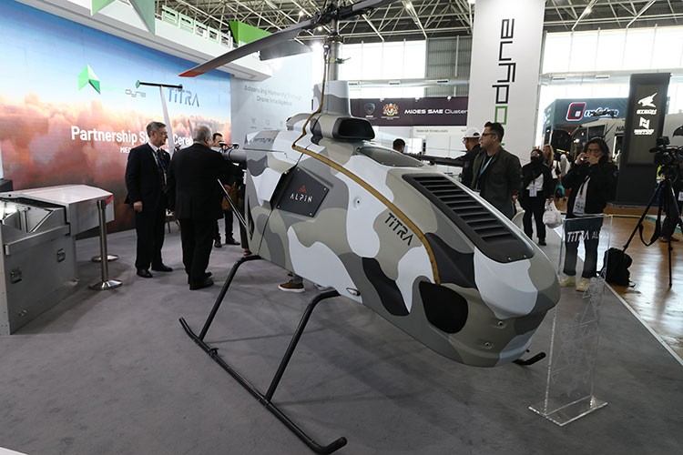 İnsansız helikopter ALPİN'e Malezya kapısı açıldı