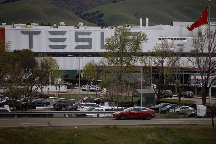 Merkezi Teksas'a taşıyor