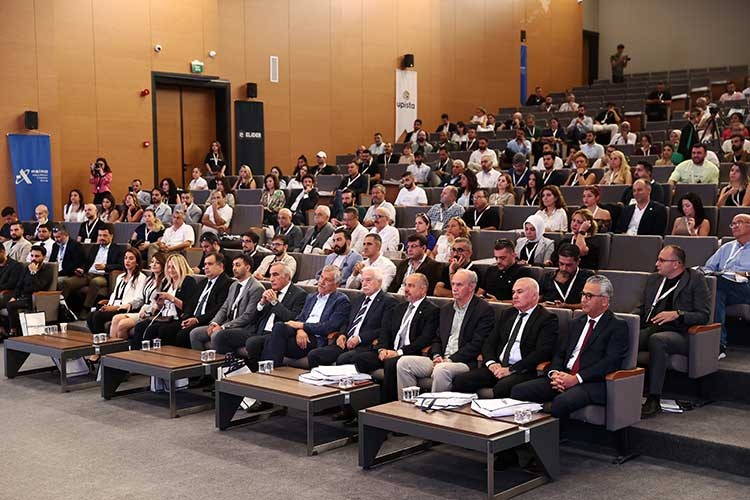 Bilişim ve e-ticaret sektörünün temsilcileri, Adana'daki zirvede buluştu
