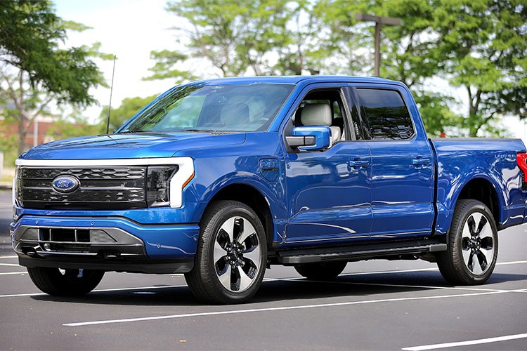 Ford elektrikli pikabı F-150 Lightning'in üretimini durdurdu