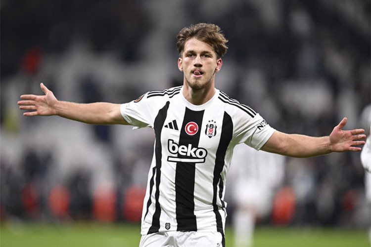 NetWork, milli futbolcu Semih Kılıçsoy'un stil sponsoru oldu