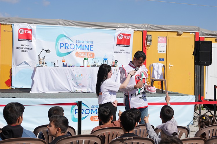 Türkiye'de Her 10 Çocuktan 7'sinde Diş Çürüğü Görülüyor