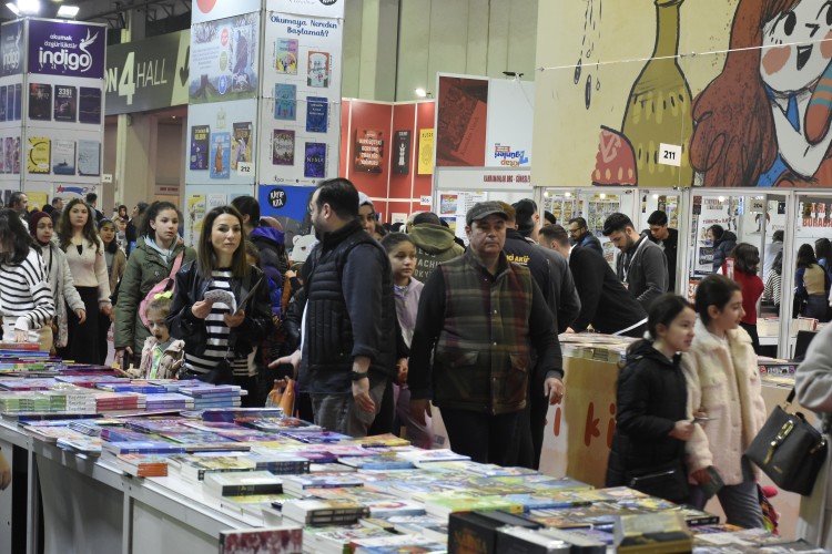 Kitap tutkunları Bursa'ya akın ediyor