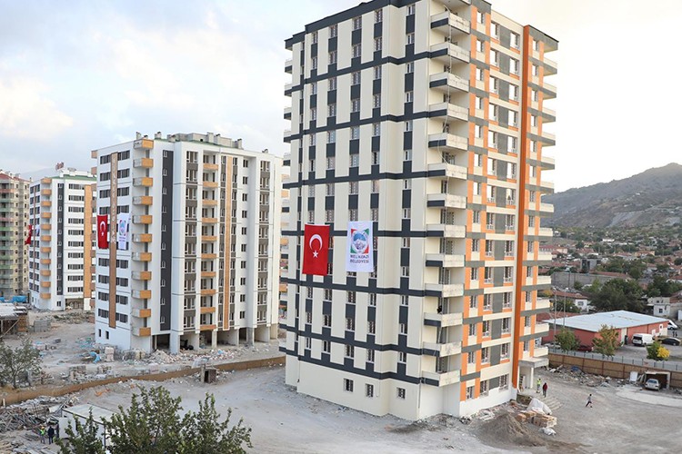 1986 dairenin inşaatı devam ediyor