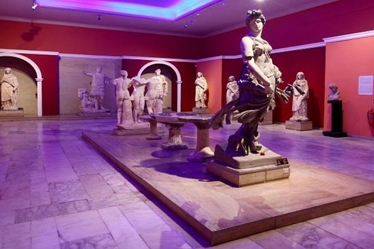 Müze ve ören yerleri ziyaretlerinden 9,4 milyar lira gelir elde edildi