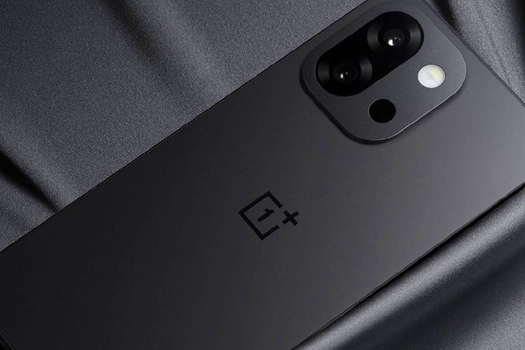 OnePlus 15T martta sahne alıyor