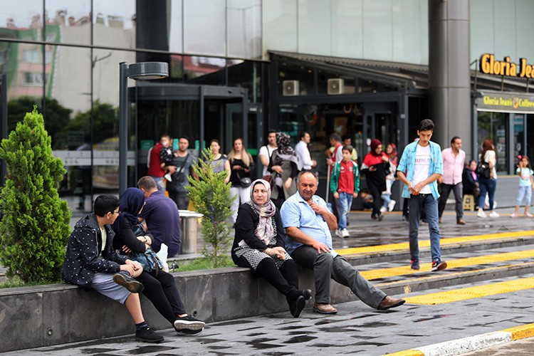 Esnafın yüzü güldü