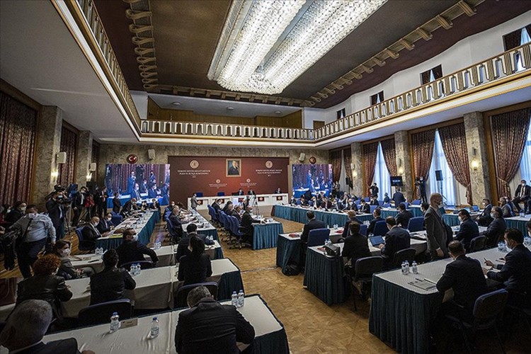 2024 Bütçesi Komisyon'da kabul edildi