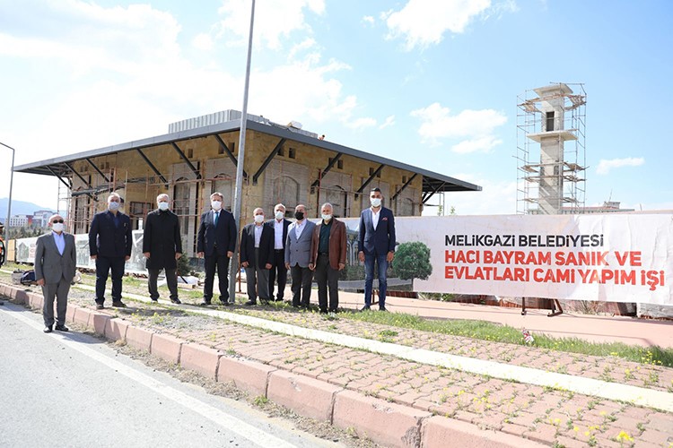 Erciyes Üniversitesi'nin 2. camisi hızla yükseliyor