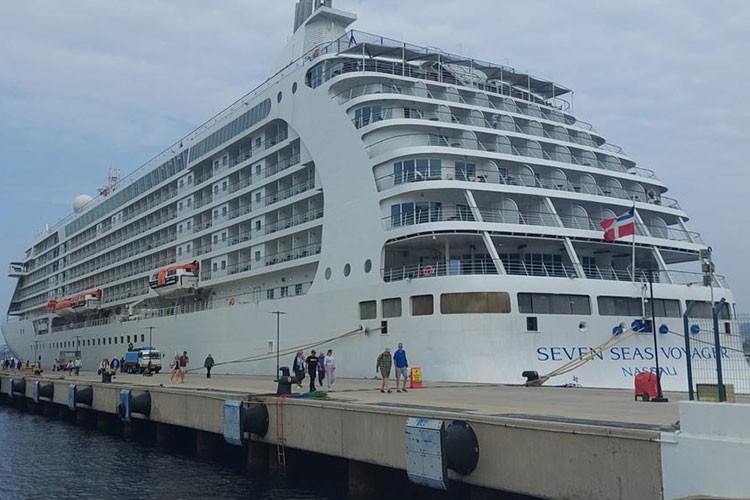 "Seven Seas Voyager" ile Bodrum'a 588 turist geldi