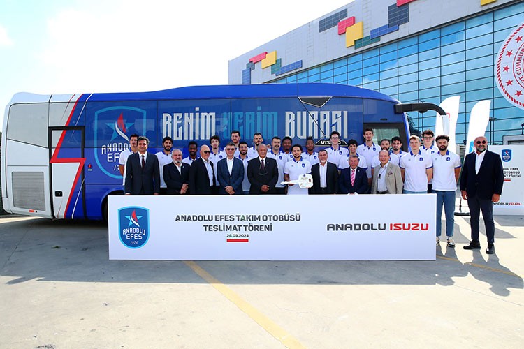 Anadolu Isuzu, Anadolu Efes'in başarı yolculuğuna değer katmaya devam ediyor