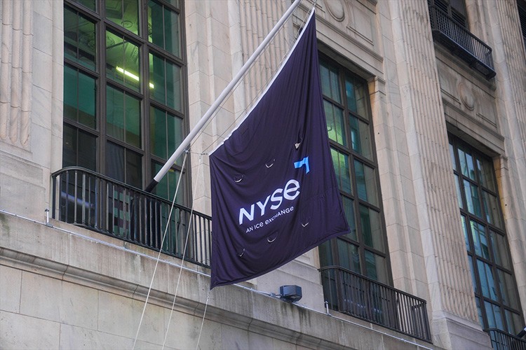 New York borsası yatay seyirle açıldı