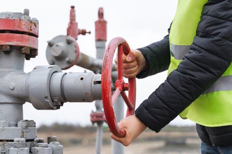 Petrol yerinde sayıyor