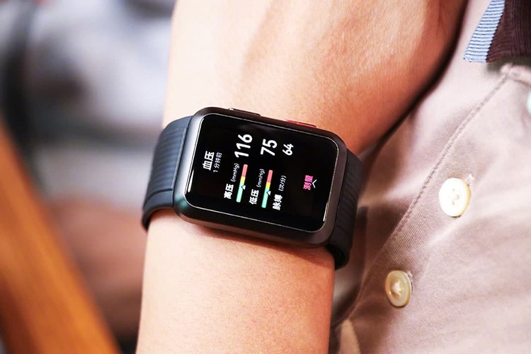 Huawei Watch D ile tansiyon kontrol altında