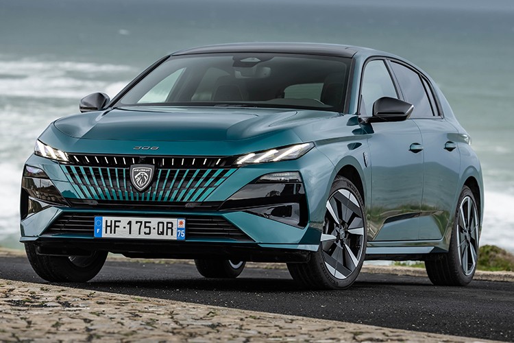 Yeni Peugeot 308 geliyor