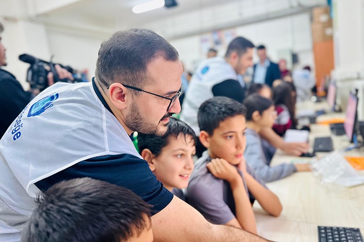Geleceğe yazılım projesi, Konya'daki öğrencileri teknolojiyle buluşturdu