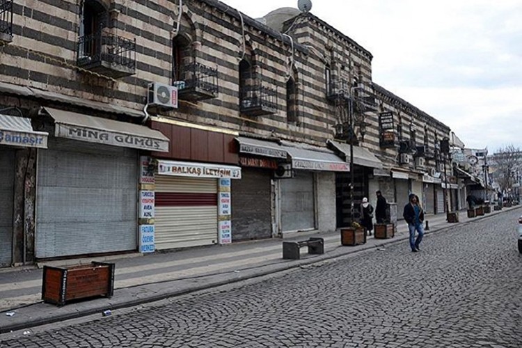 115 bin esnaf kepenk indirdi