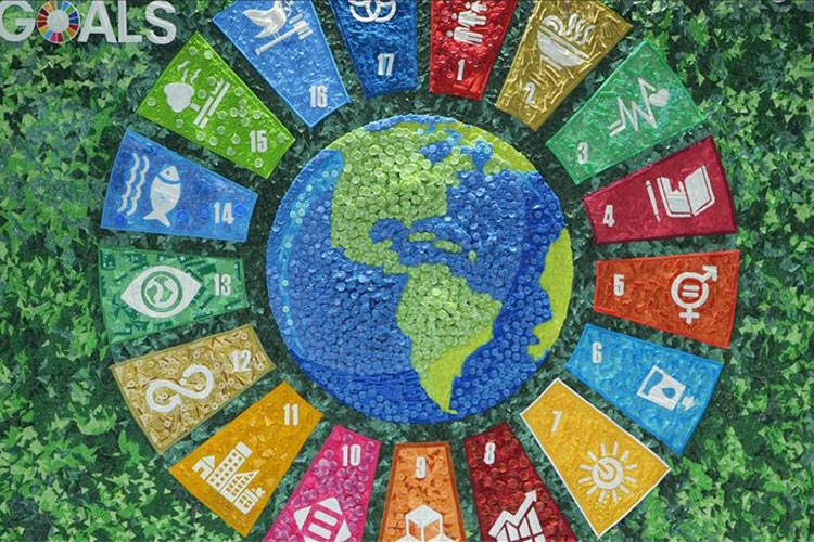 DeFacto, atık malzemelerden üretilen eserleriyle COP29'da yer aldı