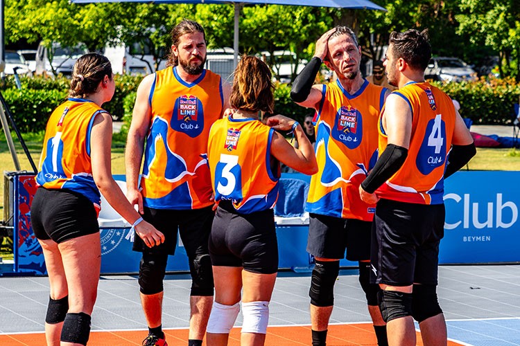 Sokakta Voleybolu moda ile buluşuyor