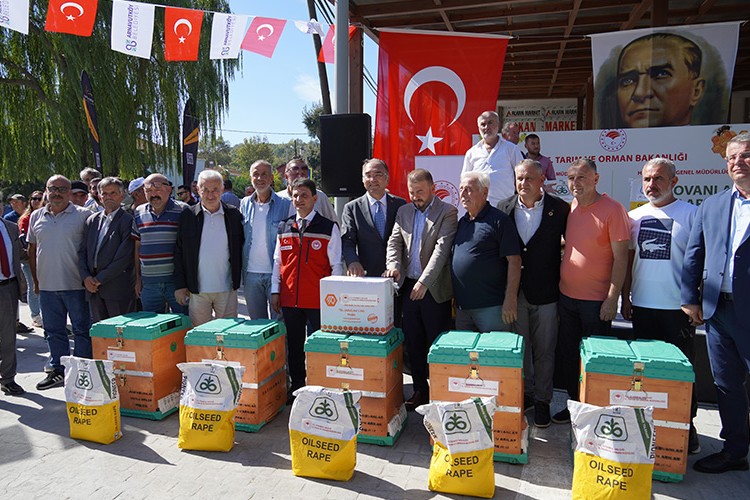 Çiftçilere Tohum, Arıcılara Kovan