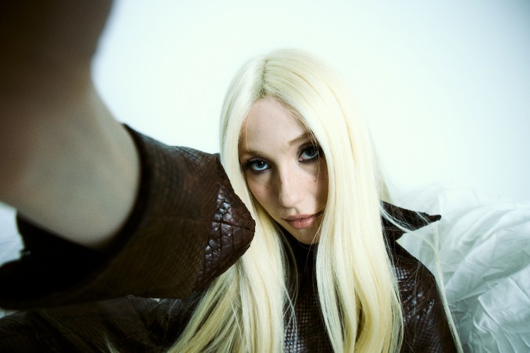 Sevilen sanatçı Güneş yeni bir döneme imza atıyor!