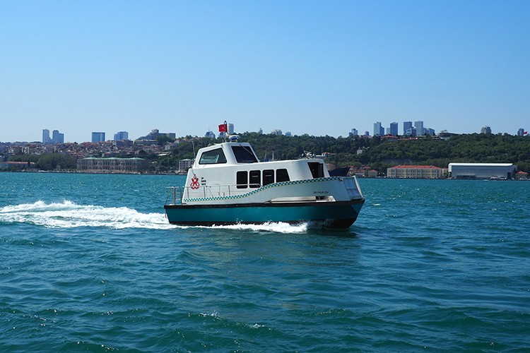 Deniz Taksiler Trafiğe Meydan Okuyor