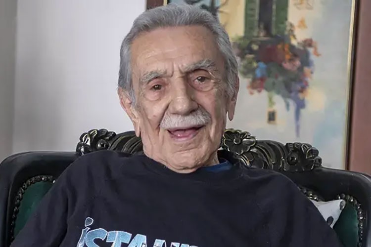 Ünlü oyuncu Aydemir Akbaş hayatını kaybetti