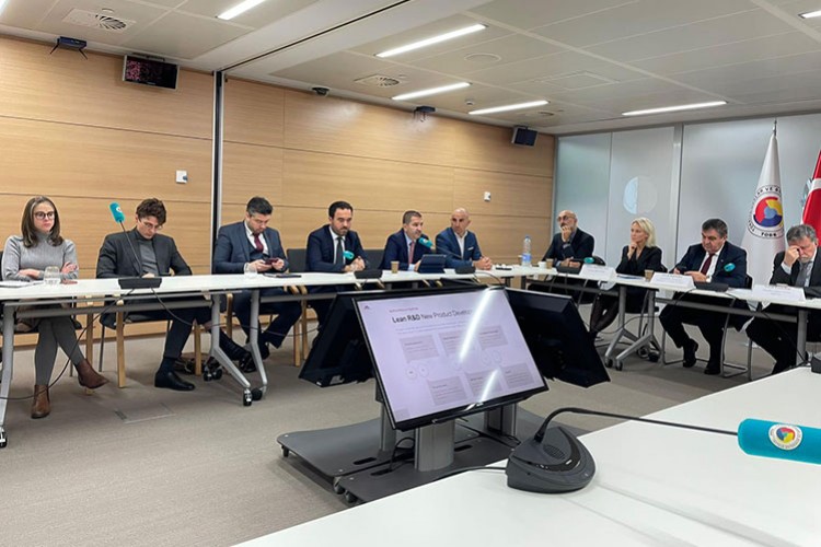 Cere Brüksel'de AB teknoloji liderleriyle buluştu