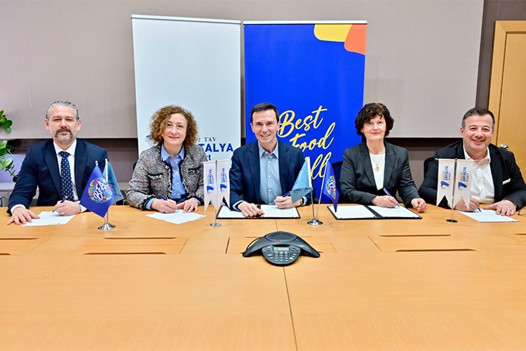 BTA ve Fraport Antalya'da ortak oldu