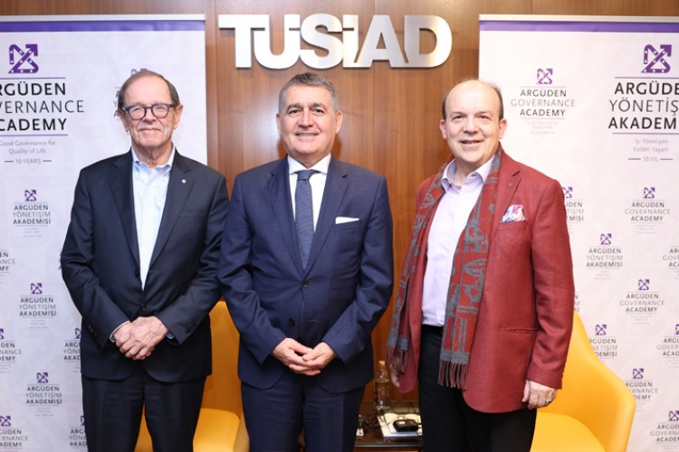 YÖNETİM KURULLARI İÇİN YAPAY ZEKÂ