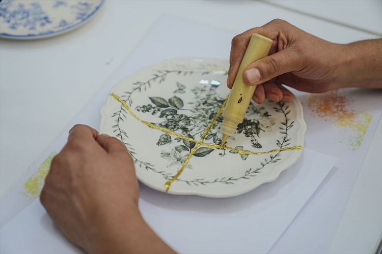 Terapi yöntemiyle engelli annelerinin yaraları onarılıyor